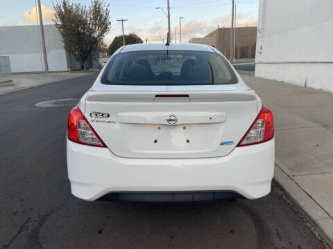2015 Nissan Versa 1.6 S Plus