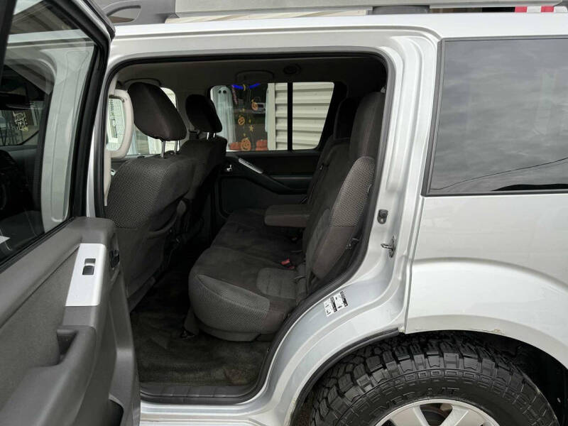 2012 Nissan Pathfinder SV