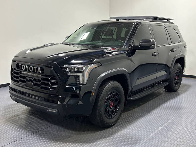 2023 Toyota Sequoia SR5's photo