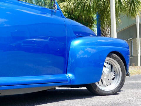 1948 Ford Super Deluxe