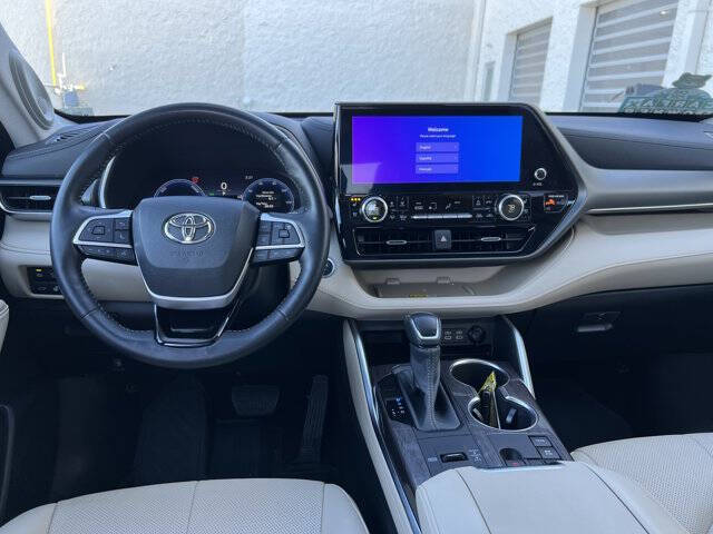 2023 Toyota Highlander Hybrid Limited
