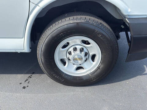 2025 Chevrolet Express 2500