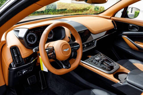 2025 Aston Martin DBX 707