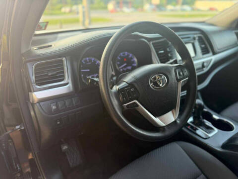 2018 Toyota Highlander LE