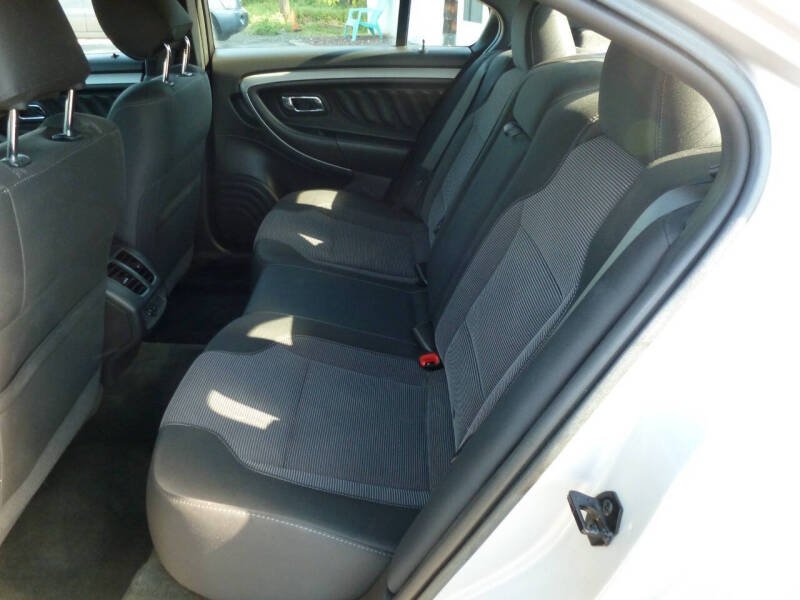 2017 Ford Taurus SEL