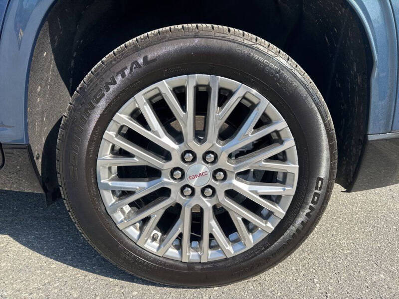 2024 GMC Acadia Denali