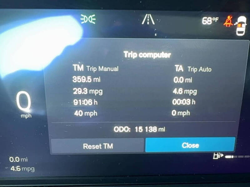 2025 Volvo XC60 B5 Core Dark Theme