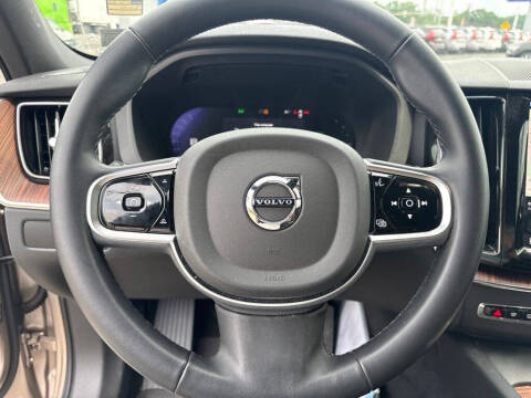 2025 Volvo XC60 T8 Plus Dark Theme