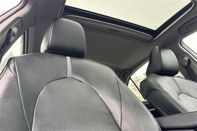 2021 Toyota Camry Hybrid XLE