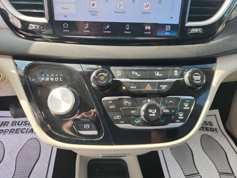 2024 Chrysler Pacifica Touring L
