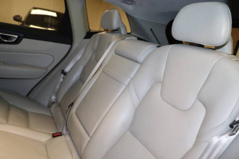 2019 Volvo XC60 T5 Momentum