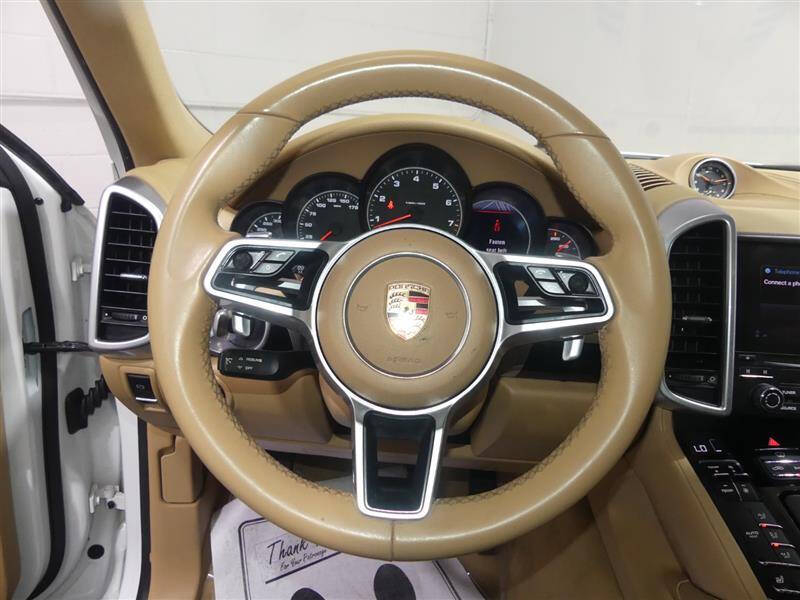 2017 Porsche Cayenne Platinum Edition