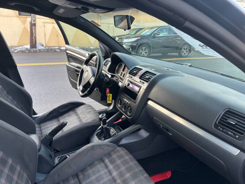 2005 Nissan Pathfinder SE