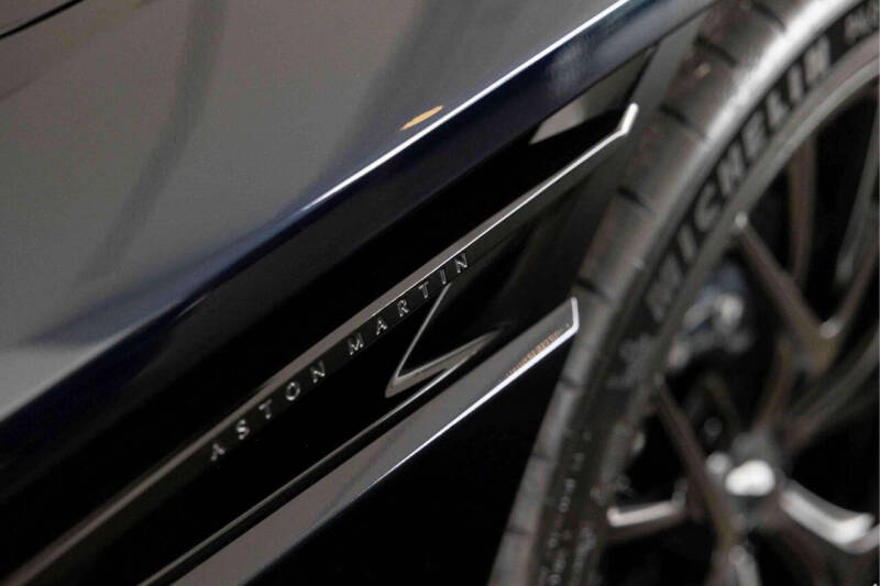 2025 Aston Martin DB12 V8