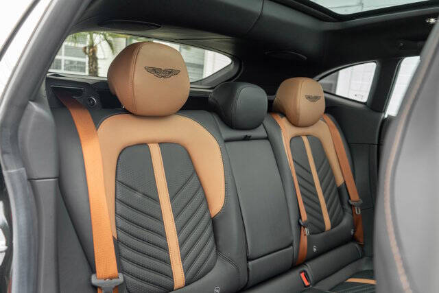 2023 Aston Martin DBX 43