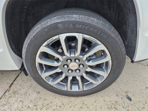 2022 GMC Acadia Denali