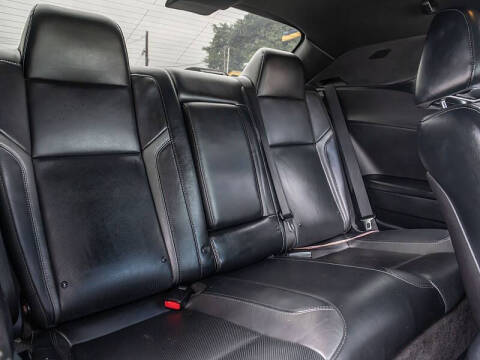 2015 Dodge Challenger SXT Plus