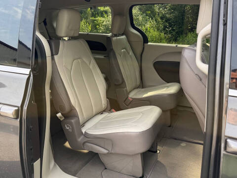2019 Chrysler Pacifica Touring L
