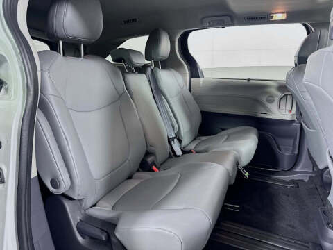 2024 Toyota Sienna XLE 7-Passenger