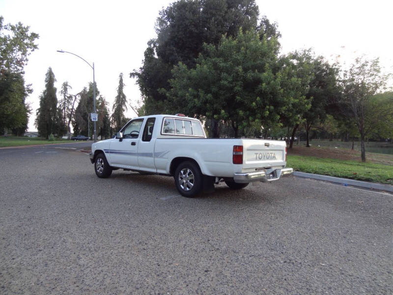1994 Toyota Pickup DX