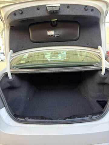 2012 BMW 5 Series 528i