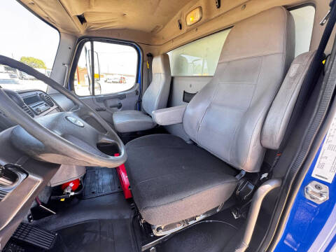 2017 Freightliner M2 106