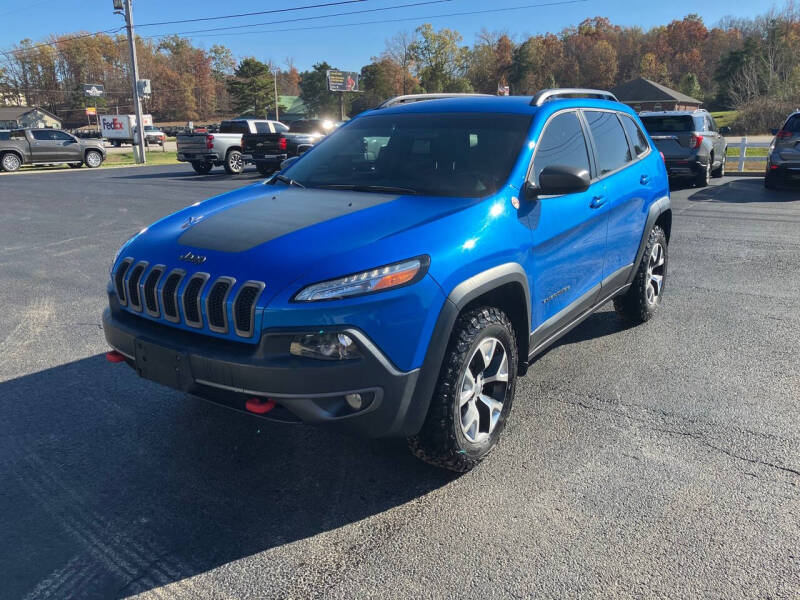 2017 Jeep Cherokee for sale at Jones Auto Sales in Poplar Bluff MO