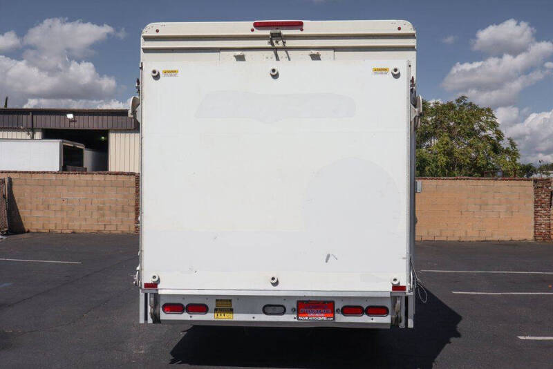 2015 Freightliner MT45 Chassis