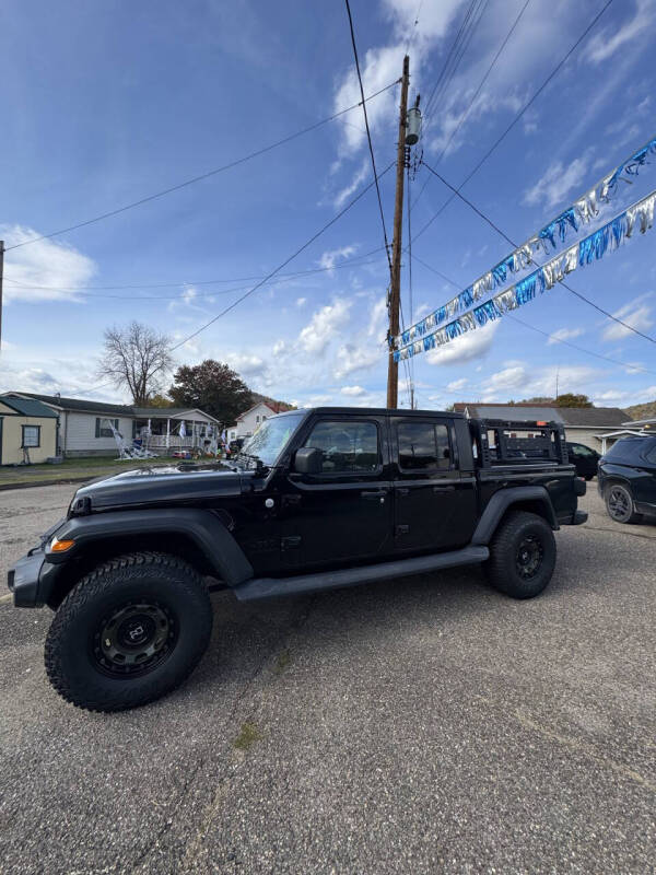 2020 Jeep Gladiator Sport S's photo