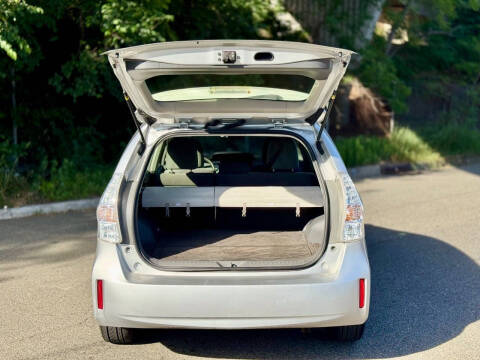 2012 Toyota Prius v Two