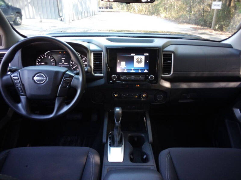 2022 Nissan Frontier SV