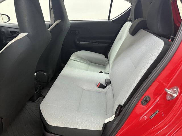 2016 Toyota Prius c One