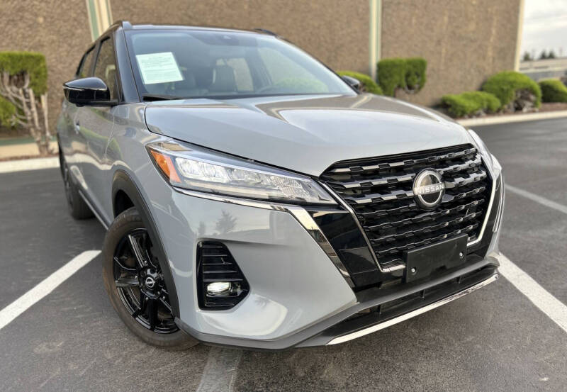 2023 Nissan Kicks SR