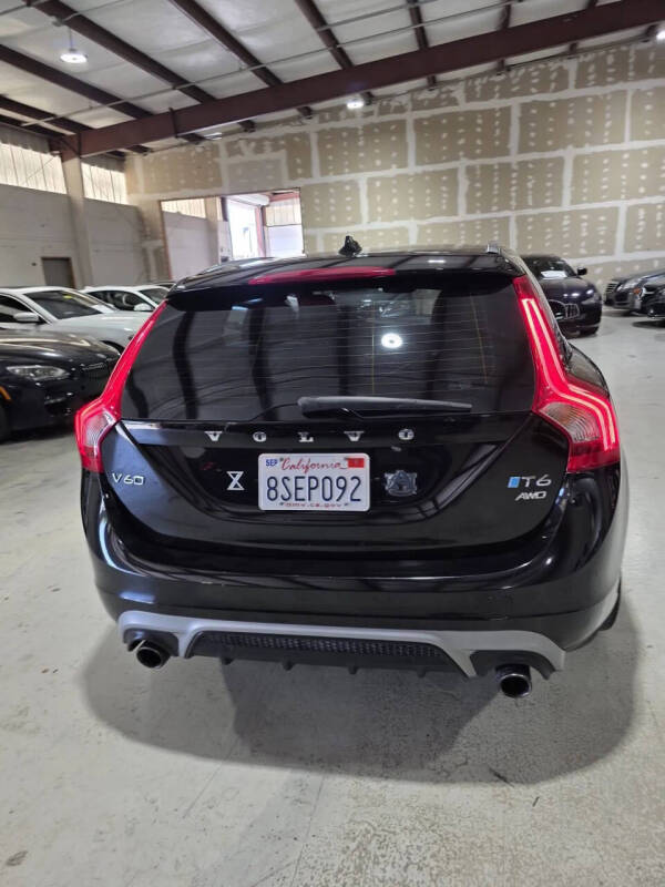 2017 Volvo V60 T6 R-Design