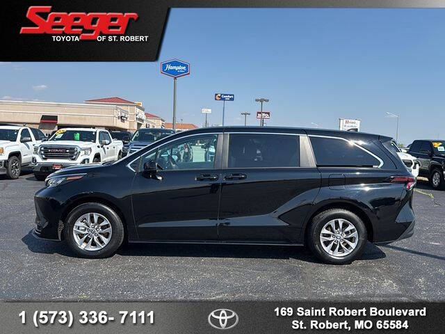 2024 Toyota Sienna LE 8-Passenger