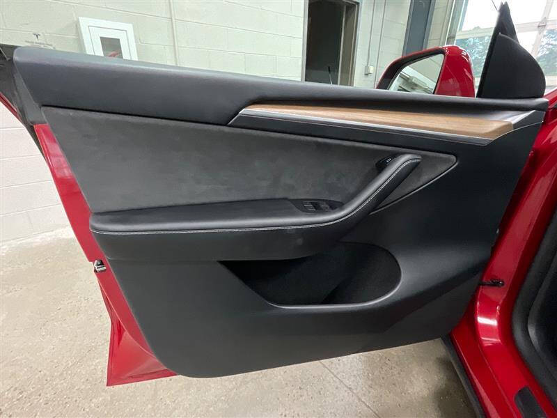 2023 Tesla Model Y Performance