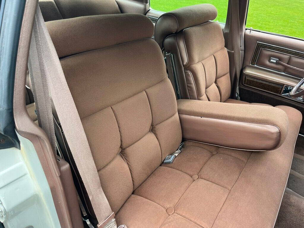 1976 Lincoln Continental 39