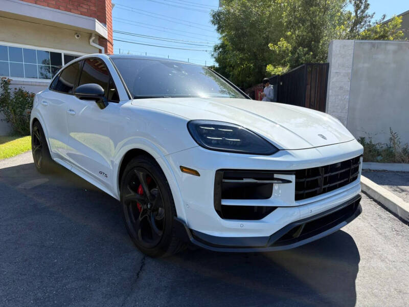 2025 Porsche Cayenne GTS Coupe