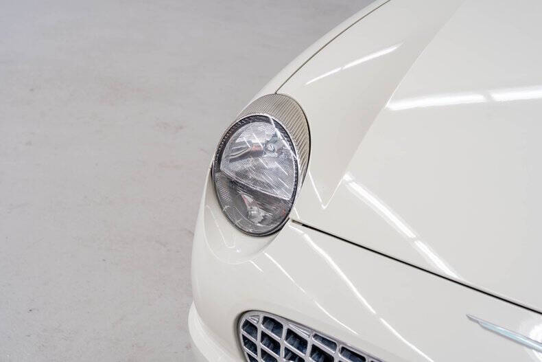 2002 Ford Thunderbird Deluxe