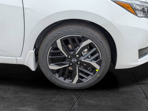 2025 Nissan Versa SR