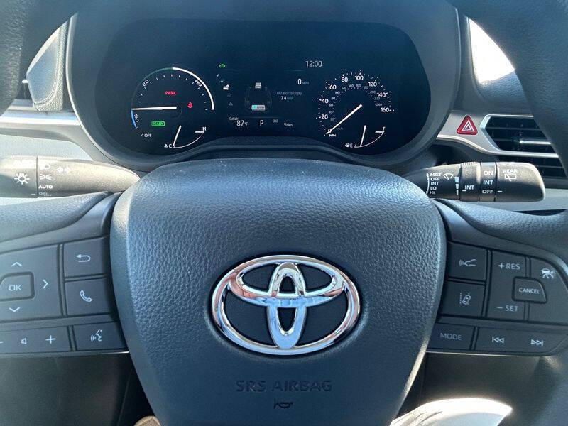 2025 Toyota Sienna LE 8-Passenger