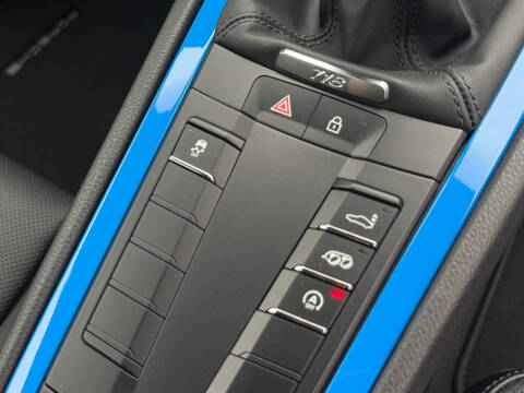 2025 Porsche 718 Cayman