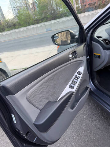 2014 Hyundai Accent GLS
