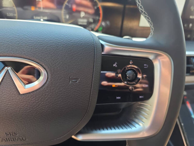 2027 Infiniti QX80 Luxe