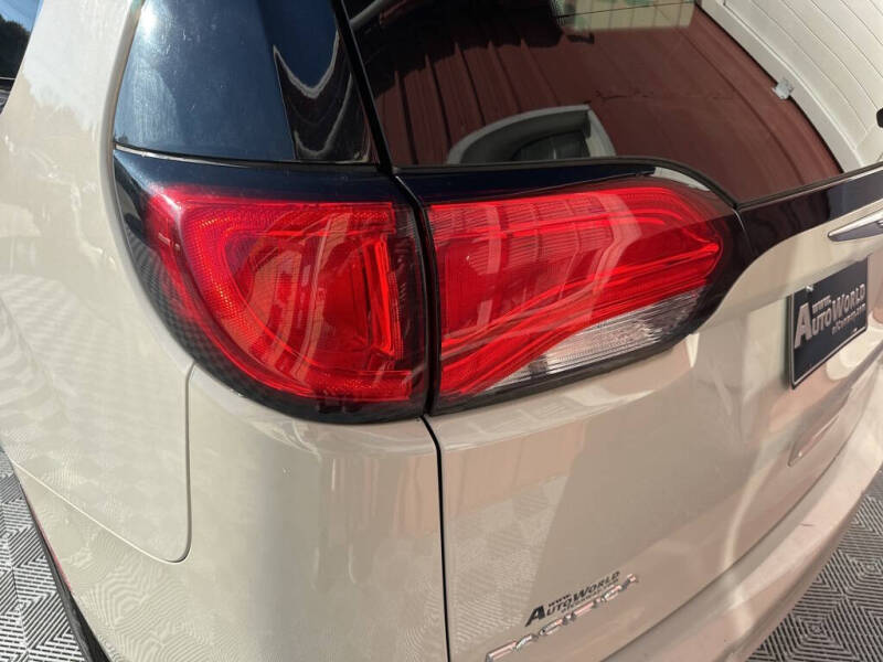 2017 Chrysler Pacifica Touring