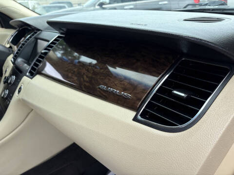 2015 Ford Taurus Limited