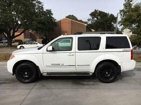 2010 Nissan Pathfinder LE