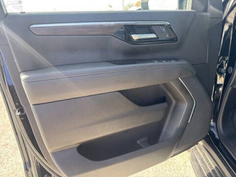 2025 Chevrolet Suburban LS