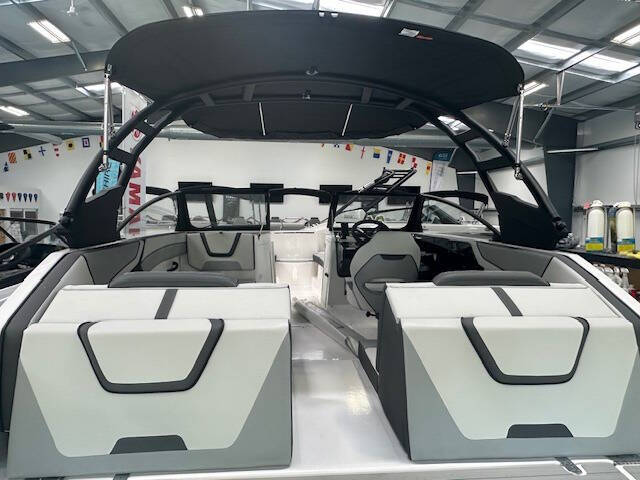 2025 Yamaha AR220