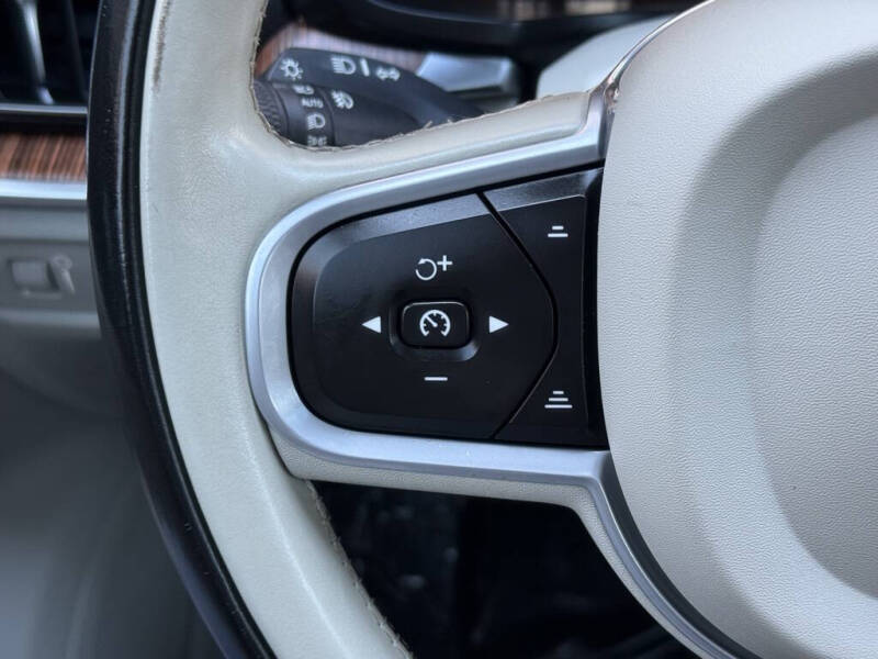 2022 Volvo S60 B5 Momentum